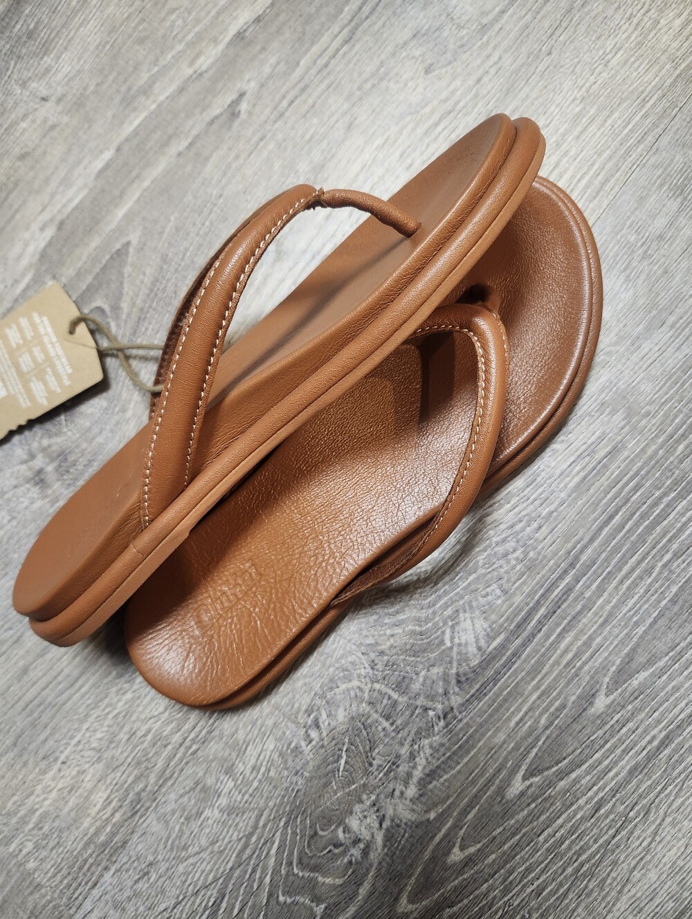 OluKai Chestnut Brown Faux-Leather Flip Flops Women's Size 8 - Picture 2 of 4